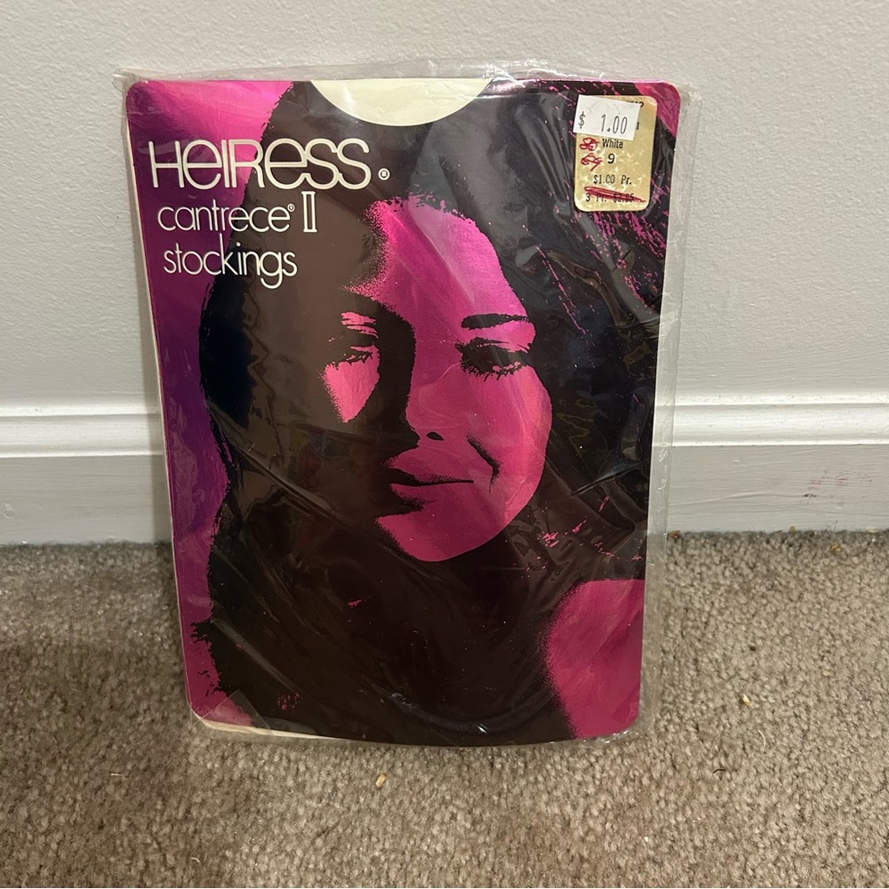 Vintage Package of Heiress Cantrece II Stockings Size 9 White